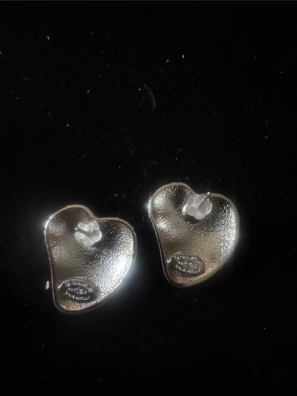 Earrings White Heart CC Logo Stud Earrings - Picture 4 of 4